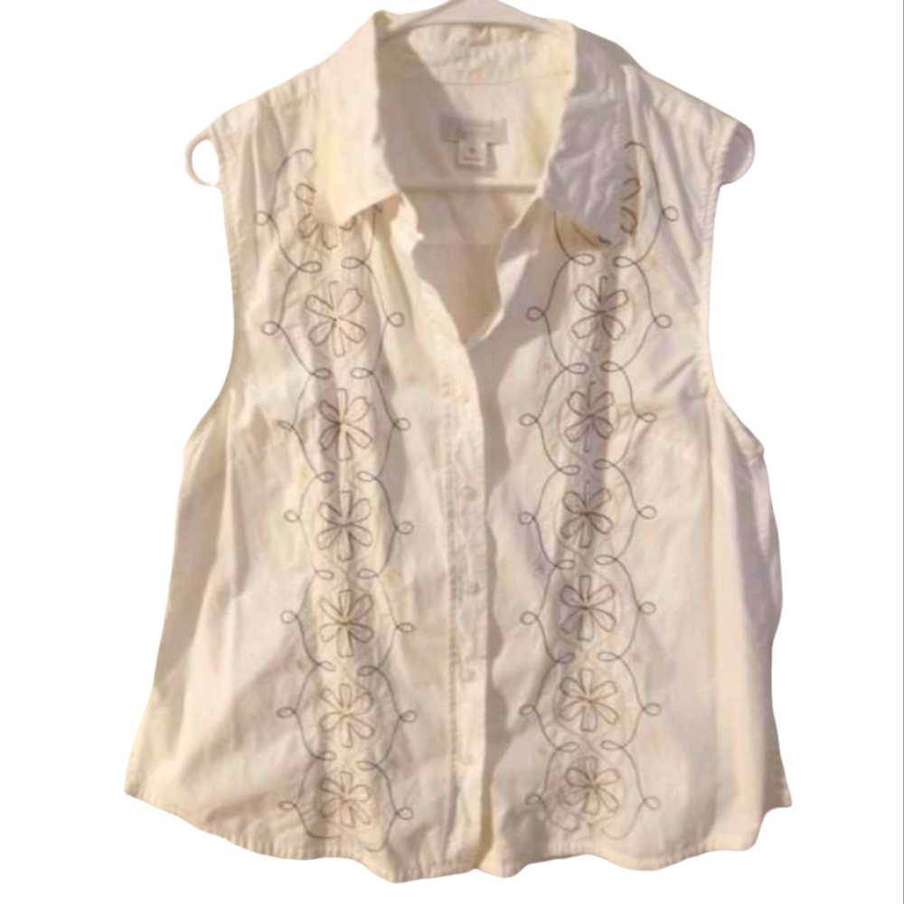 Christopher & Banks XL White Floral Embroidered Sleeveless Button Up Blouse